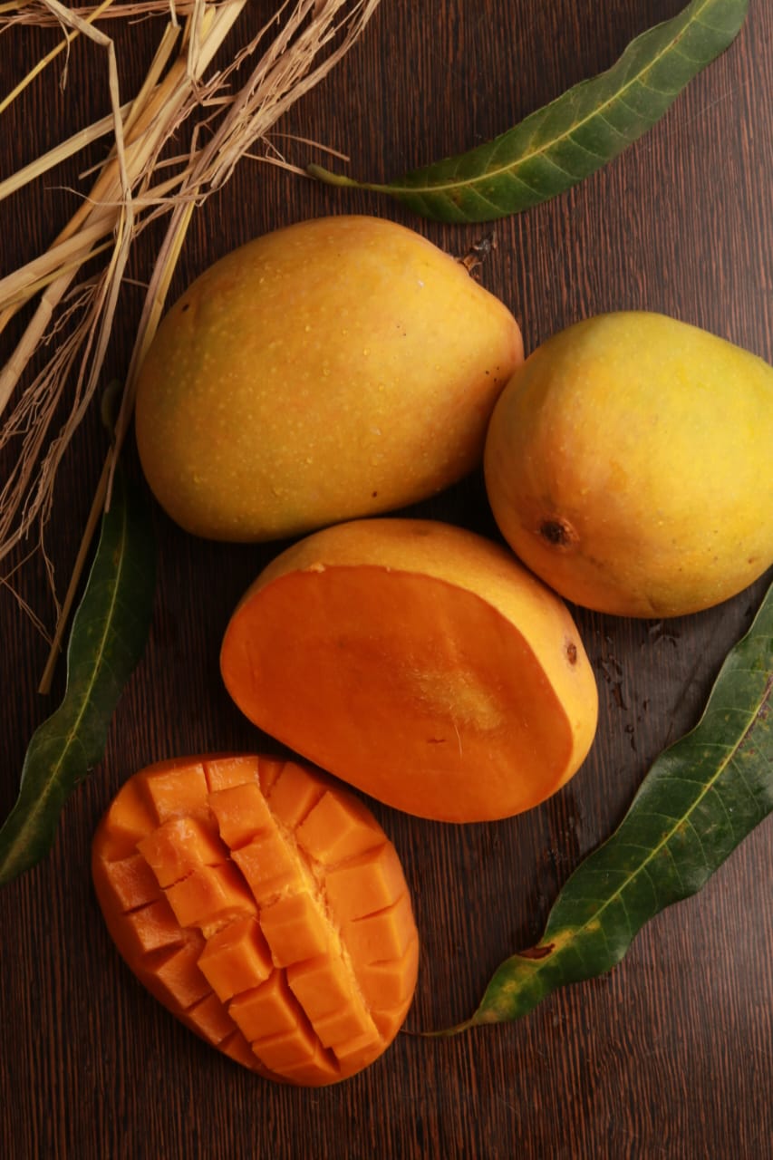 Ratnagiri Alphonso Mango (170 - 200 Gms)