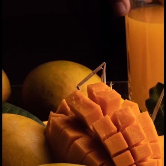 Ratnagiri Alphonso Mango (170 - 200 Gms)